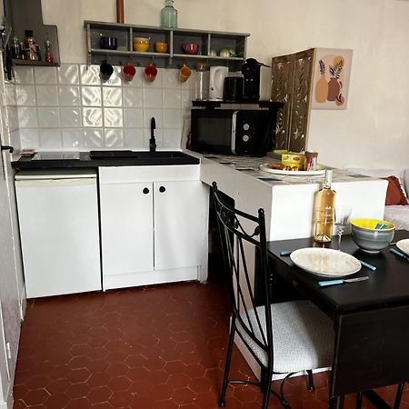 Au Coeur Du Village Provencal Туртур Екстер'єр фото