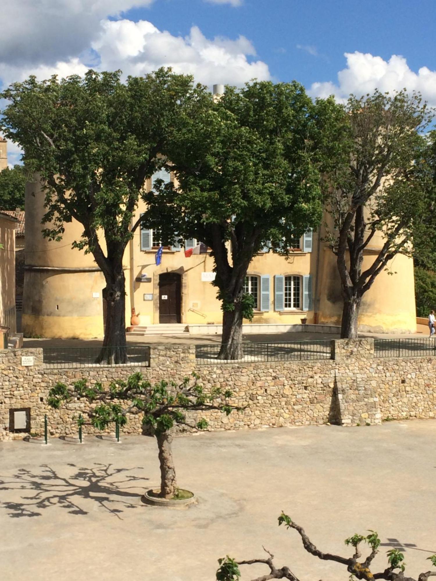 Au Coeur Du Village Provencal Туртур Екстер'єр фото