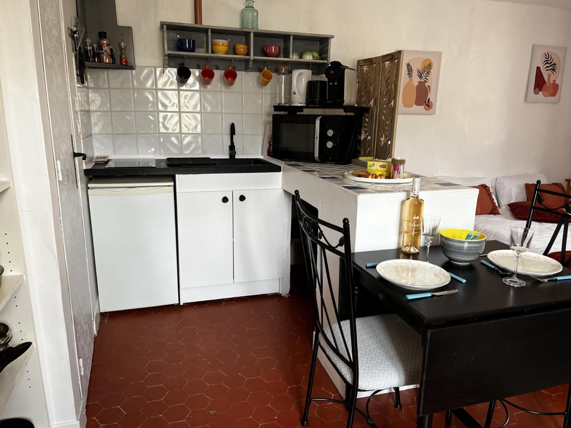 Au Coeur Du Village Provencal Туртур Екстер'єр фото